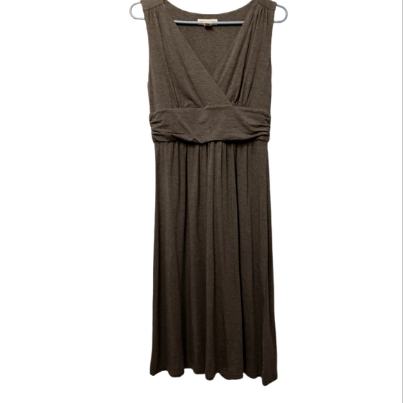 Ladies dress - Picture 1 of 7